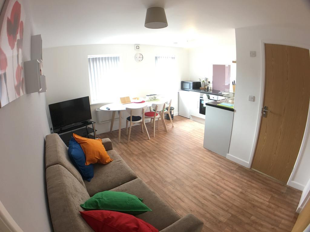 Phoenix House Apartments Уолсал Екстериор снимка